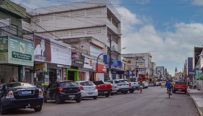 Comércio de Limoeiro retoma atividades em horário normal após flexibilização