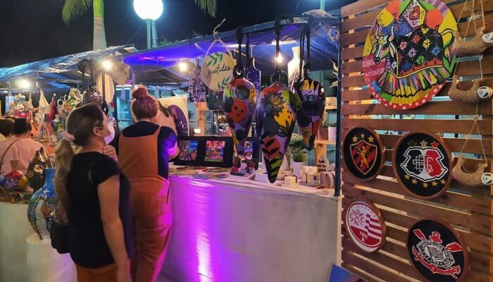 Feira de Artesanato e Gastronomia de Limoeiro movimenta Praça da Bandeira