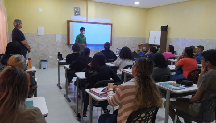 Instituto Padre Luís Cecchin recebe capacitação de Guia de Visita Domiciliar do Programa Criança Feliz