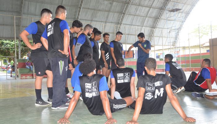 EREM Jandira de Andrade Lima recebe Curso de Aperfeiçoamento de Handebol com técnico da Seleção Brasileira