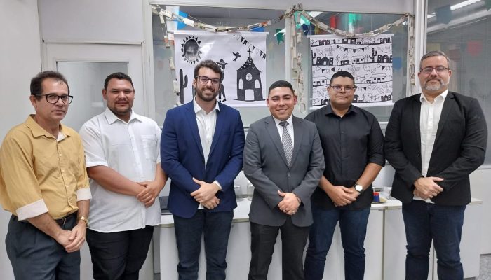 Equipe da Secretaria de Indústria e Comércio de Limoeiro participa de reunião com equipe da Secretaria Estadual de Desenvolvimento Profissional e Empreendedorismo