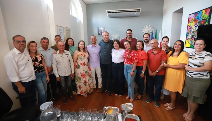 Prefeitura de Limoeiro parabeniza equipe do CMDCA Limoeiro, conselheiros tutelares eleitos e suplentes e Comissão Eleitoral do Processo de Escolha do Conselho Tutelar