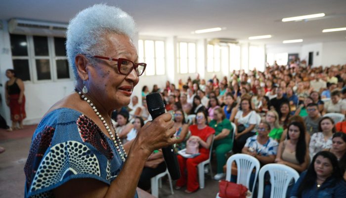 Rumo ao ano letivo de 2024: Prefeitura oferece capacitações para profissionais da Rede Municipal de Ensino de Limoeiro